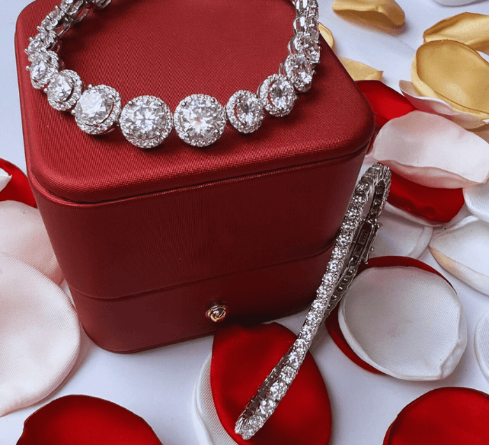 Best Diamond Jewelry Gift Trends for Women, Lady, Wife, Mom | Women’s BEST Trending Trendy Diamond Jewelry Gift on Sale for Women, Lady, Mother, Wife | MASON New York