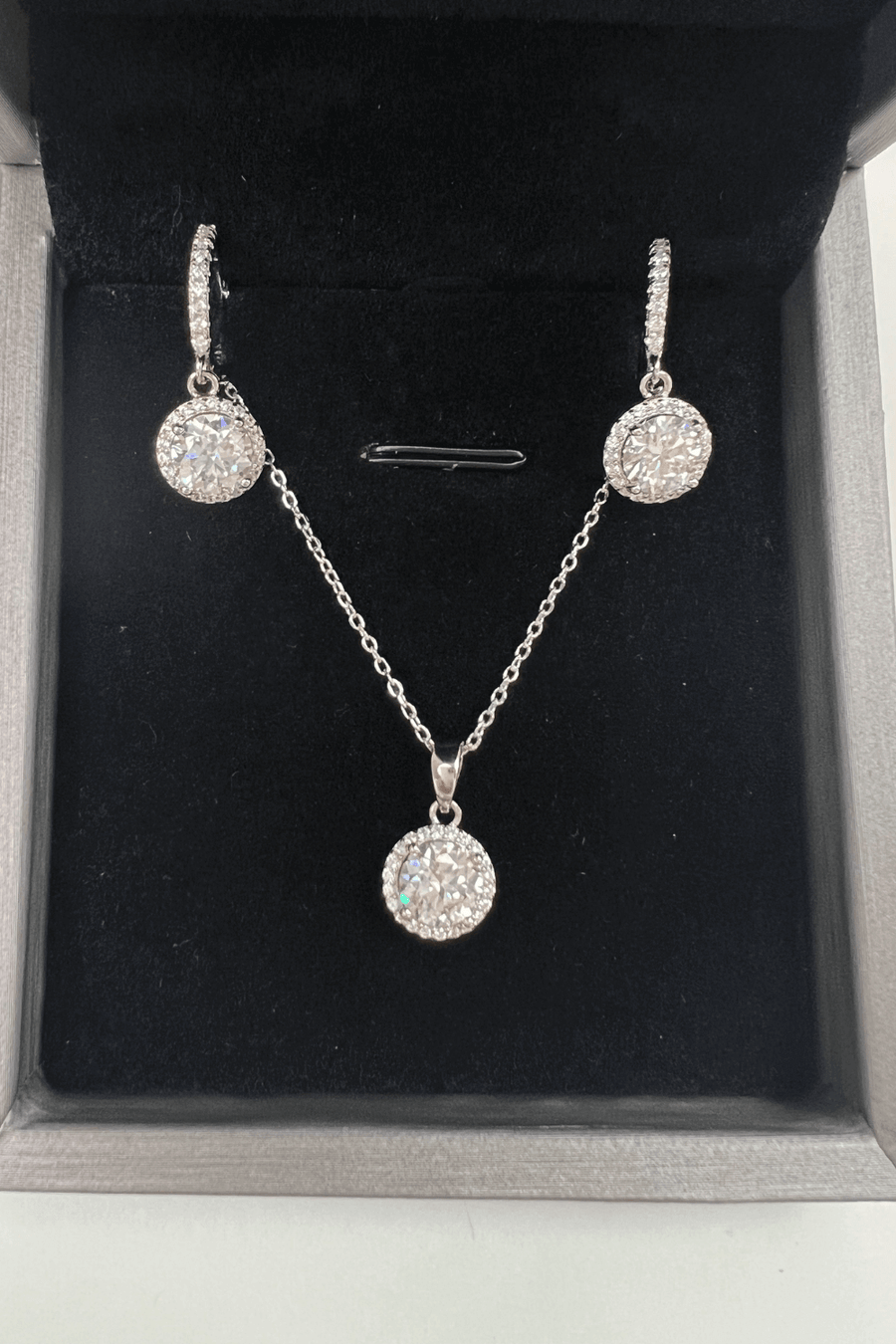 Best Diamond Jewelry Set Gift Trends for Women | BEST Diamond Jewelry Bundle Set Gift | Best Trending Round Diamond Necklace, Earrings for Wedding Party Holiday Jewelry Gift for Women, Mother, Wife, Daughter | MASON New York