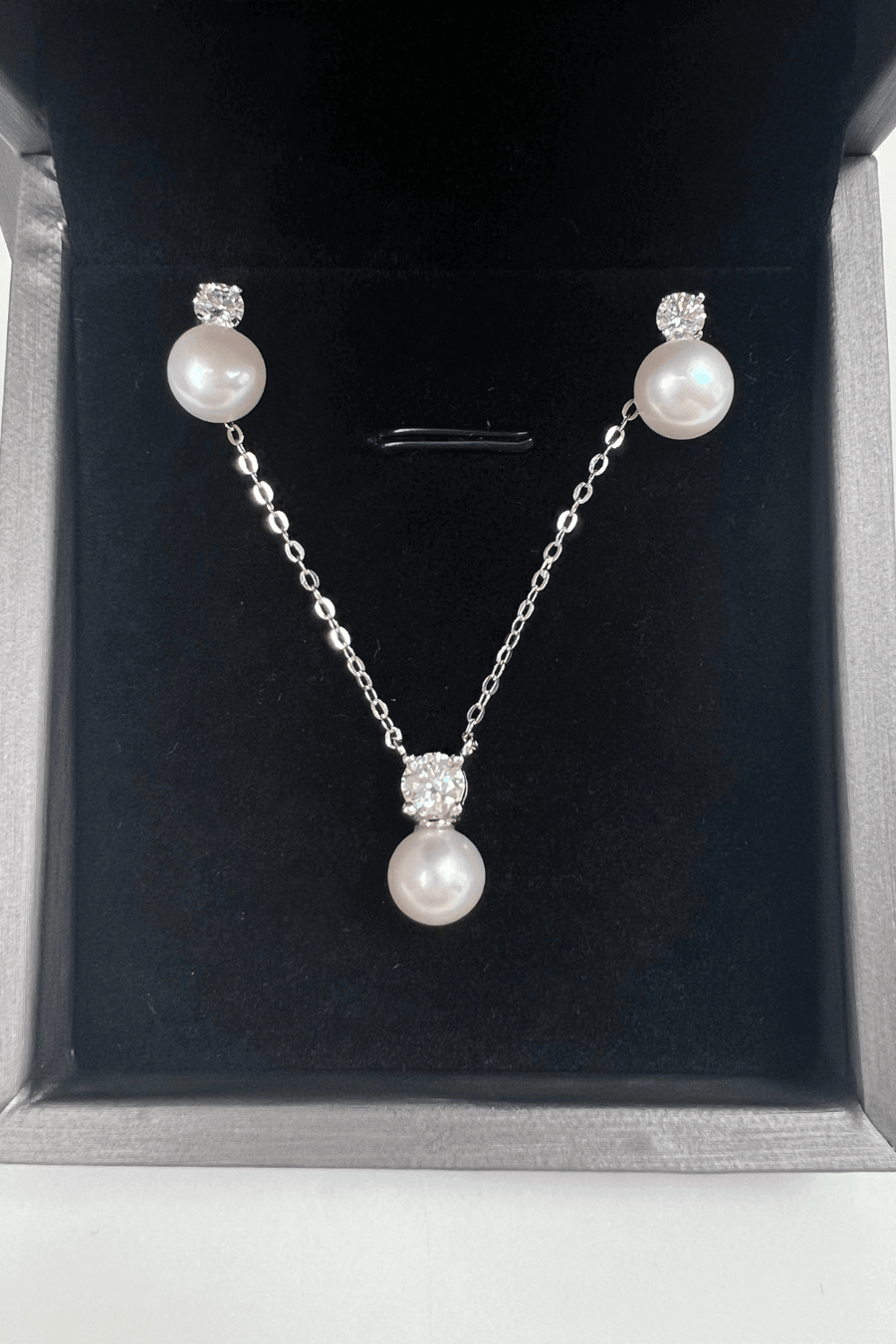 Best Diamond Pearl Jewelry Gift Set Trends for Women | BEST Diamond Pearl Necklace, Earrings Jewelry Bundle Set Gift for Women | Best Trending Pearl Diamond Necklace, Earrings for Wedding Party Holiday Jewelry Gift for Women, Mother, Wife, Daughter | MASON New York