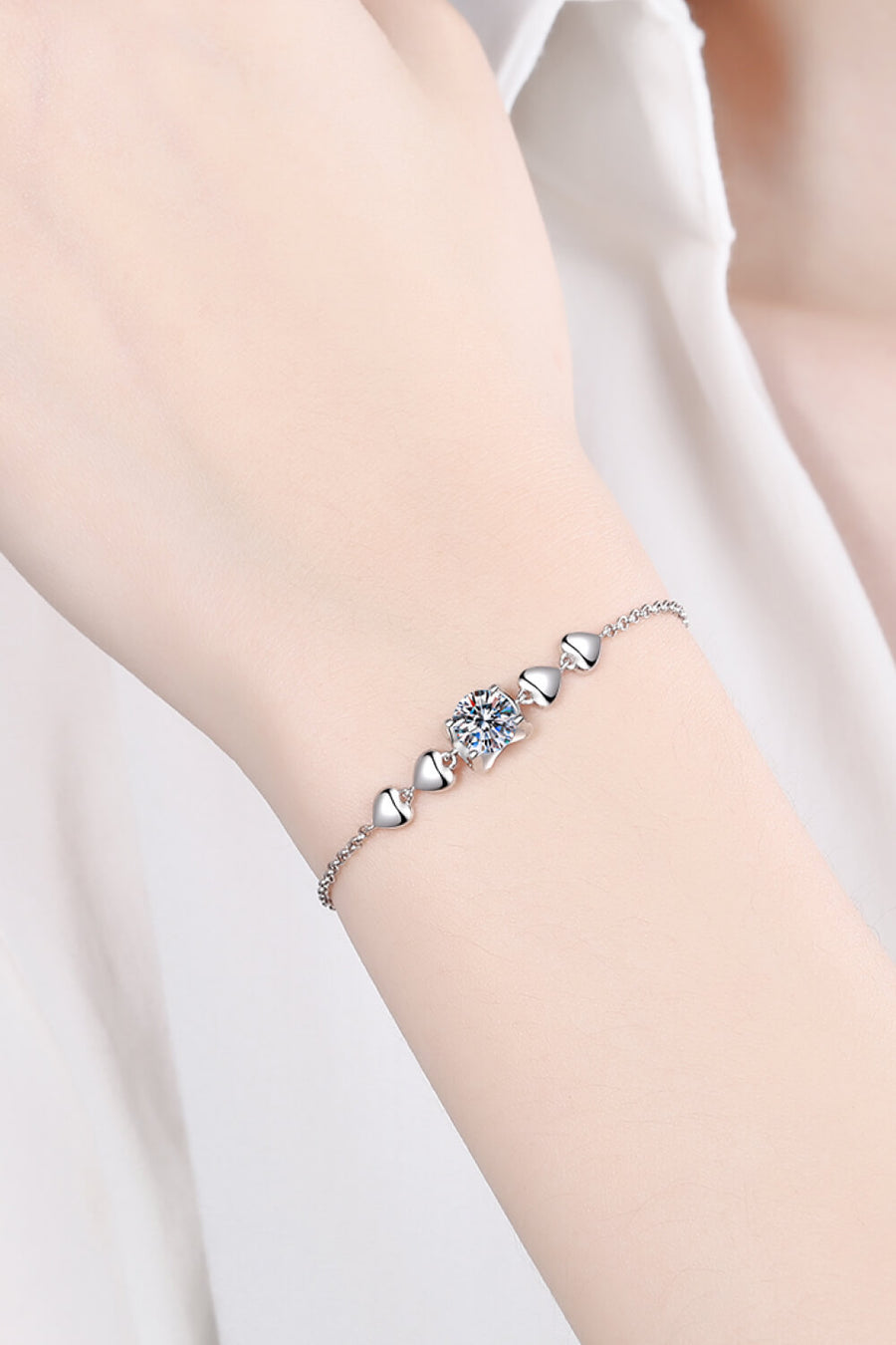 Best Diamond Bracelet Jewelry Gifts for Women | 1 Carat Round Diamond Heart Bracelet | MASON New York