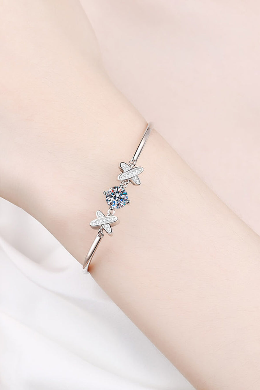 Best Diamond Bracelet Jewelry Gifts for Women | 1 Carat Diamond Bracelet - Happy State of Mind  | MASON New York