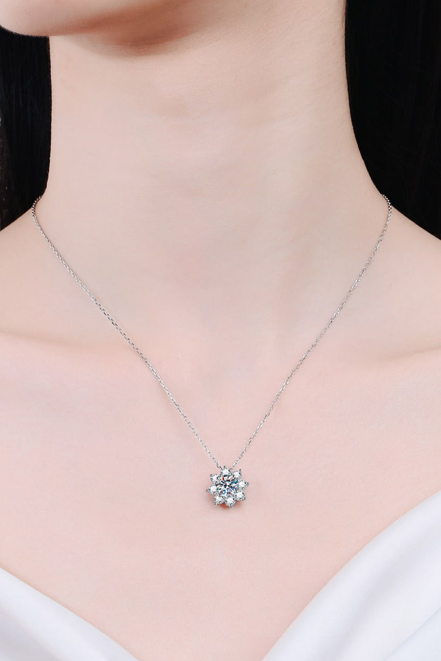 Best Diamond Pendant Necklace Gift Trends for Women | BESTR Diamond Pendant Necklace Jewelry Gifts for Women | #1 Best Most Top Trendy Trending 1 Carat Diamond Floral-Shaped Pendant Necklace for Wedding Party Holiday Jewelry Gift for Women | MASON New York