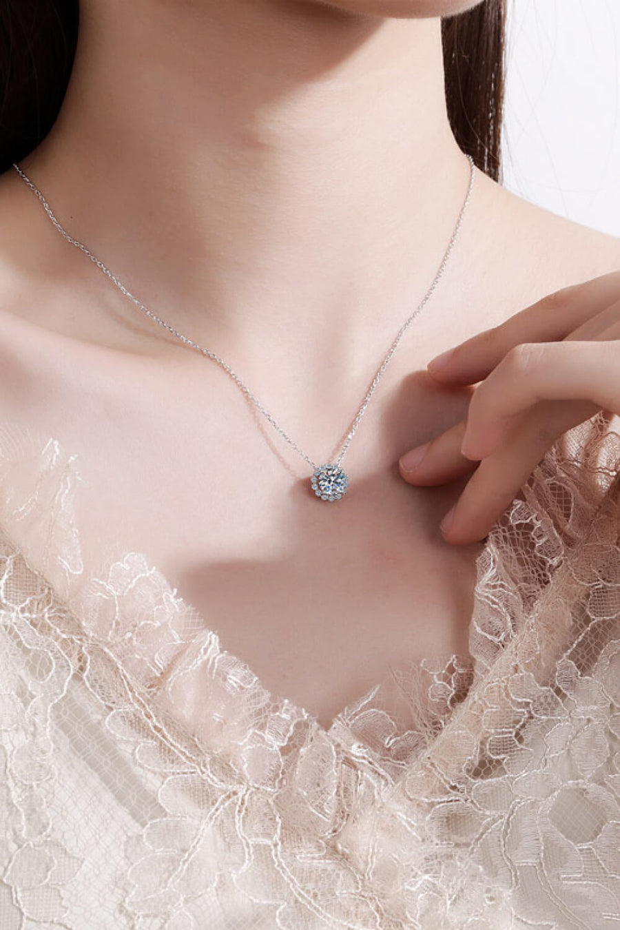 Best Diamond Pendant Necklace Gift Trends for Women | BEST Diamond Pendant Necklace Jewelry Gifts for Women | #1 Best Most Top Trendy Trending 1 Carat Diamond Flower-Shaped Pendant Necklace for Wedding Party Holiday Jewelry Gift for Women, Ladies | MASON New York